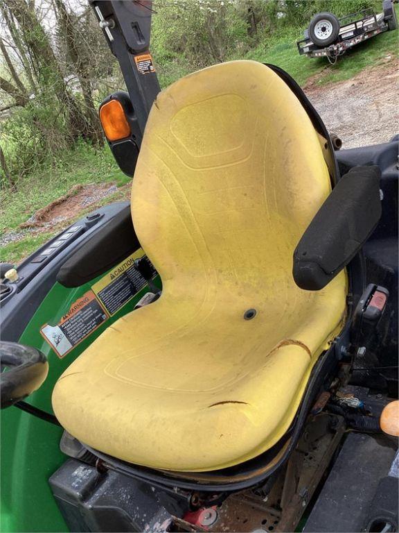 2018 JOHN DEERE 4052R FARM TRACTOR