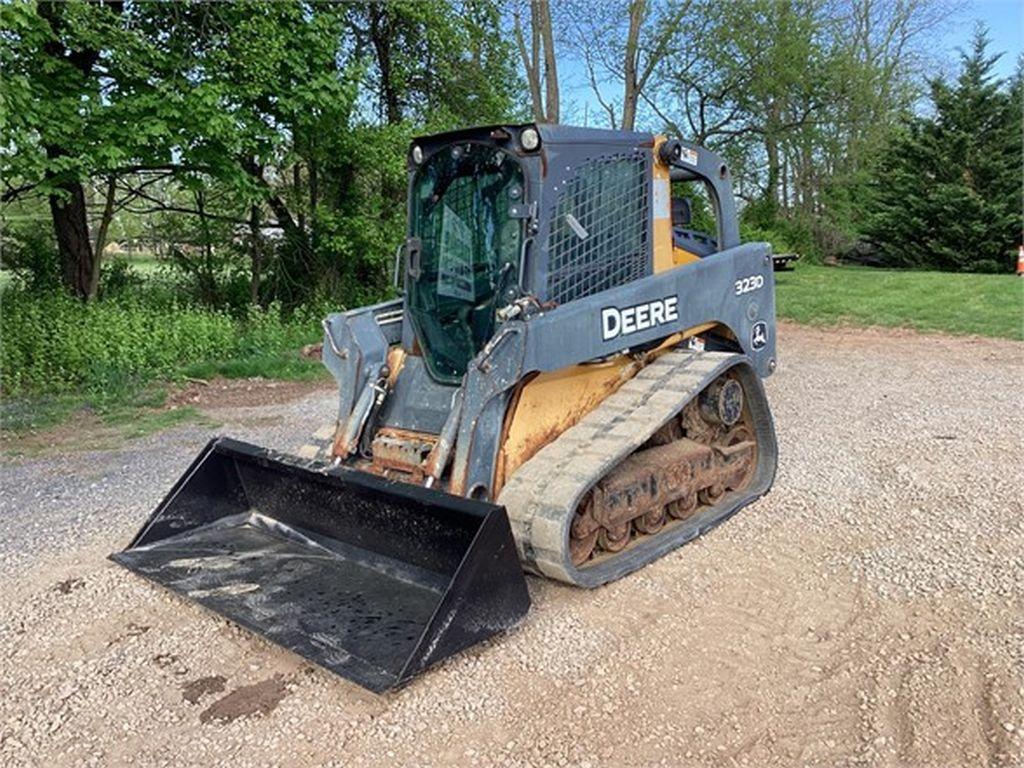 2014 DEERE 323D SKID STEER LOADER