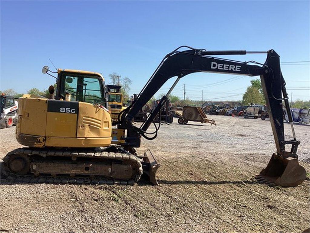 2016 DEERE 85G EXCAVATOR