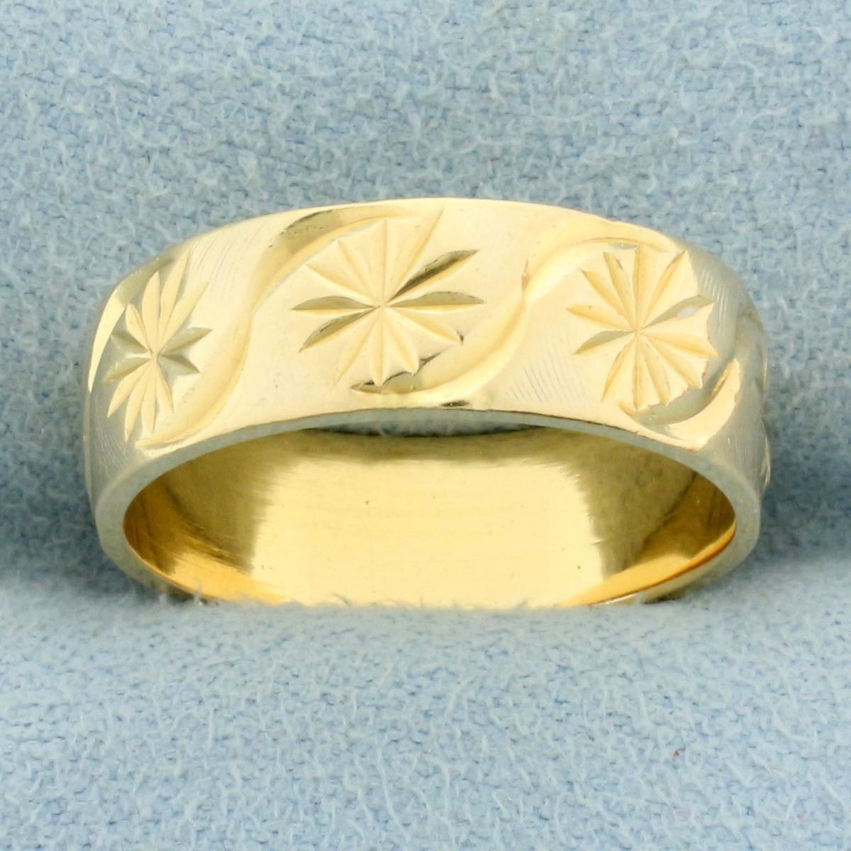 Diamond Cut Star Design Band Ring In 14k Yellow Gold