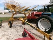 (974) Vermeer VR 820 Hay Rack