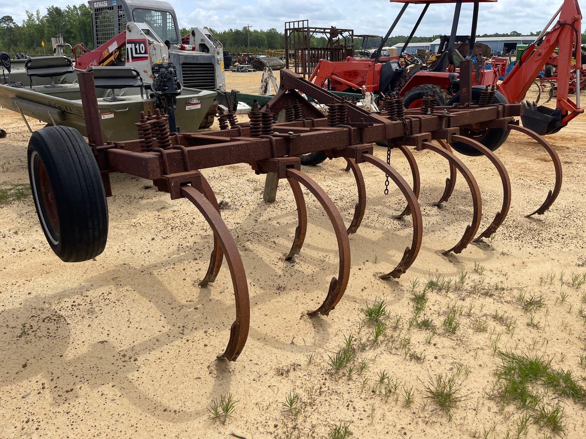 206 - SHANK CHISEL PLOW