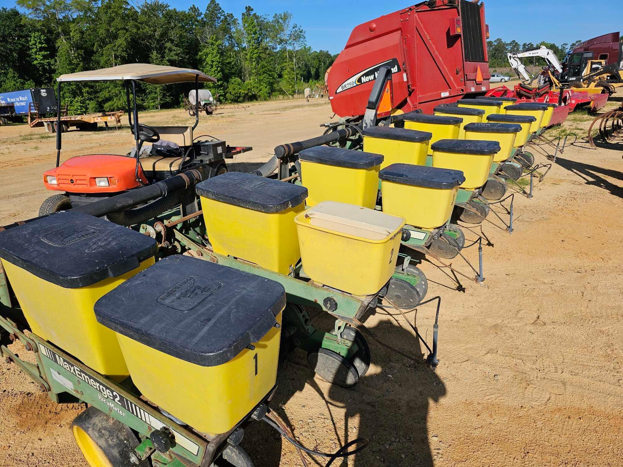 348 - JOHN DEERE 7300 8 ROW PLANTER