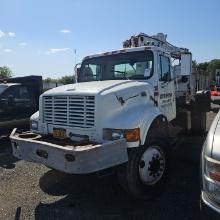 2000 International Crane Truck