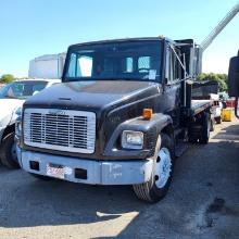 2004 Freightliner FL70 flatbed truck