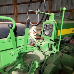 John Deere 620 –NF 13.6x38