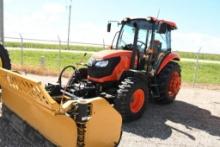 KUBOTA M7060 TRACTOR (AS NEW)