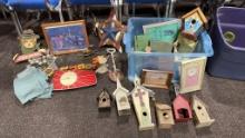 Tub of birdhouses & other home decor