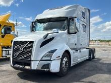 2018 VOLVO VNL T/A SLEEPER