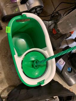 Libman mop and bucket