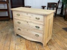 3-drawer pine dresser