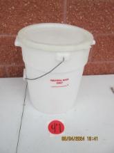 Cambro Pwb22 22 Qt Pail With Lid