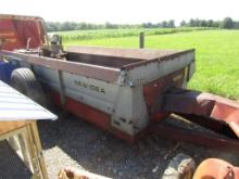 352 NEW IDEA MANURE SPREADER