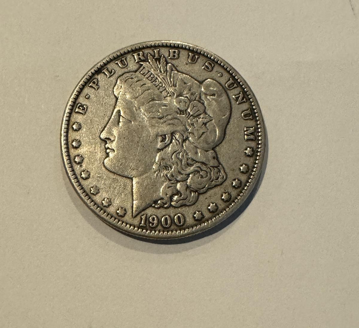 1900 MORGAN 1$ SILVER DOLLAR COIN