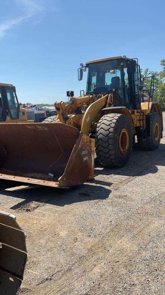 Front end loader