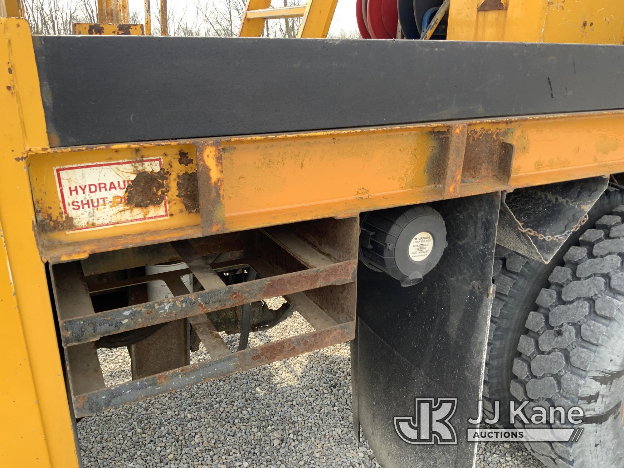 (Fort Wayne, IN) Terex/Telelect Commander 4047, Digger Derrick rear mounted on 2009 International 73