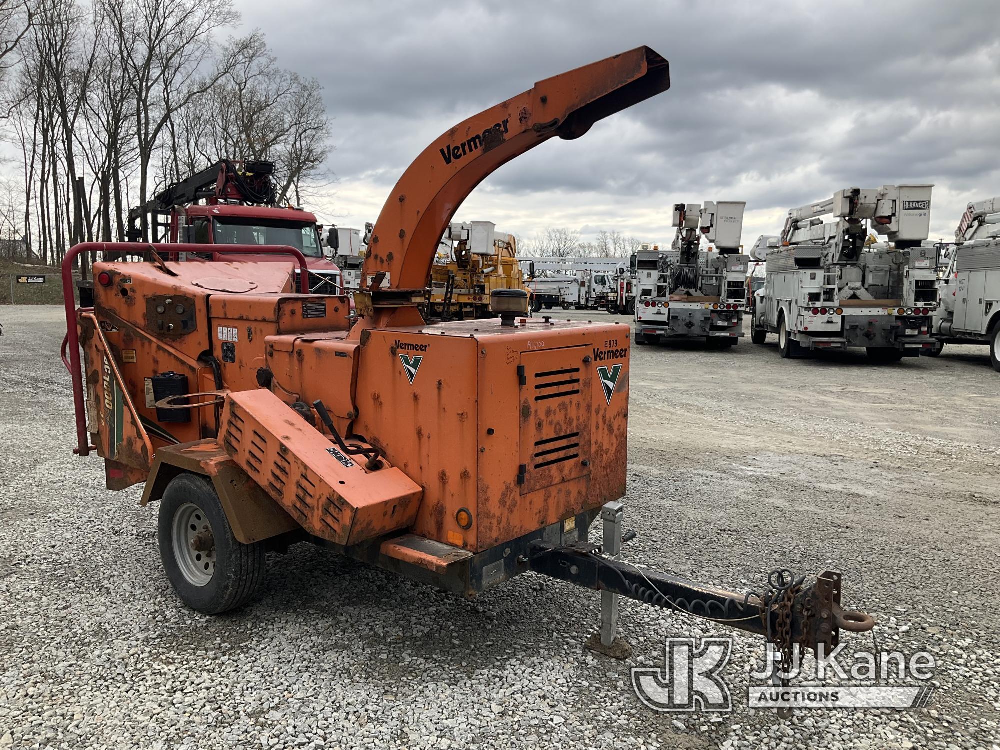 (Shrewsbury, MA) 2013 Vermeer BC1000XL Chipper (12in Drum) Runs) (Operating Condition Unknown, Rust