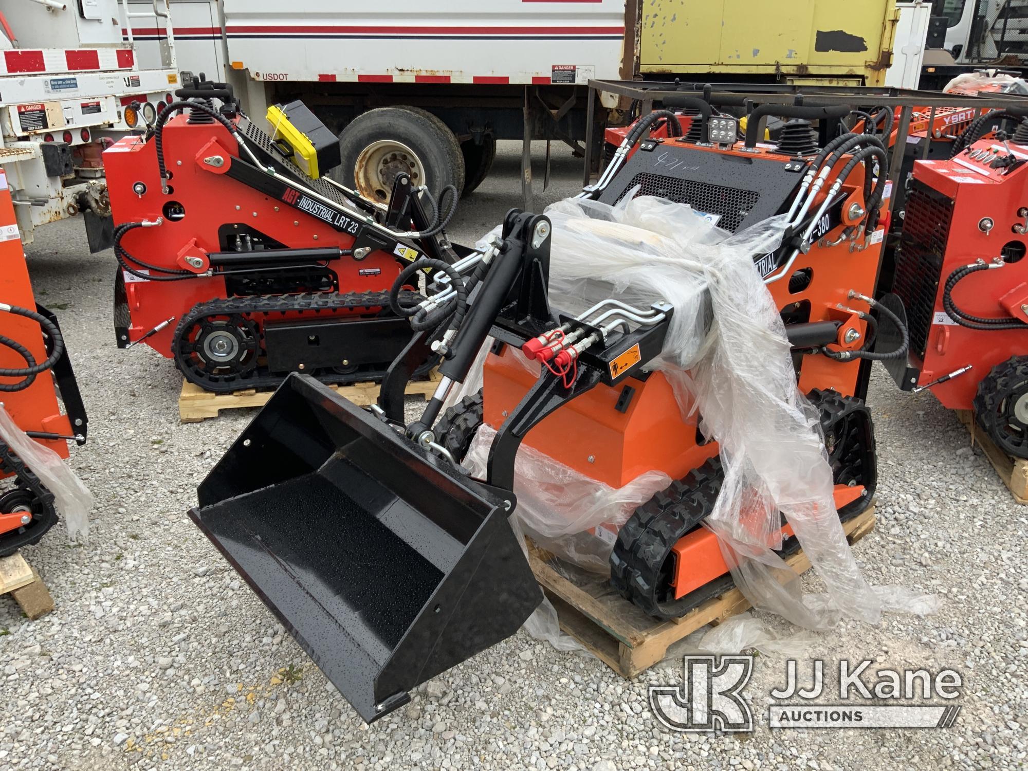 (Fort Wayne, IN) 2023 AGT YF2-380 Compact Track Loader New) (Condition Unknown