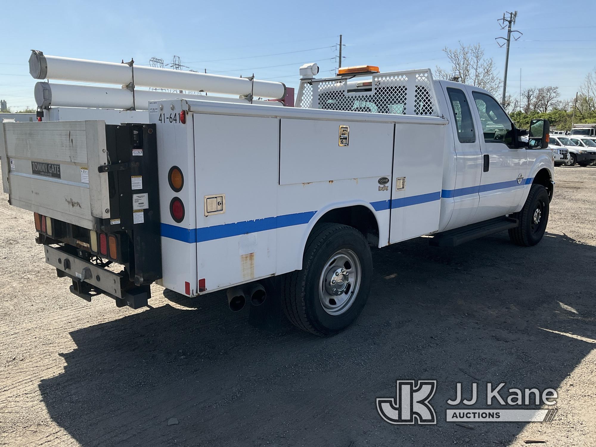 (Plymouth Meeting, PA) 2013 Ford F350 4x4 Extended-Cab Service Truck Runs & Moves, Missing Rear Seat