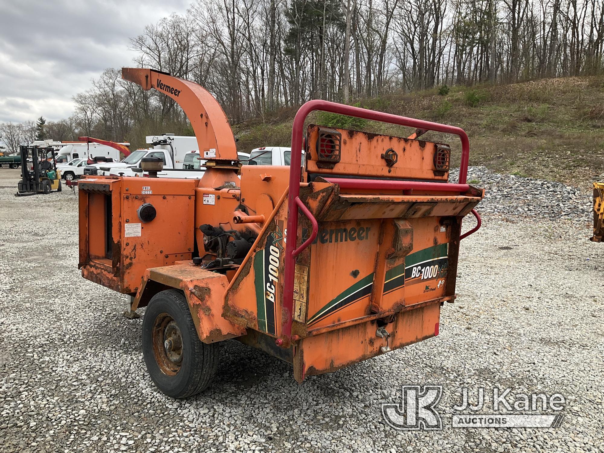 (Shrewsbury, MA) 2013 Vermeer BC1000XL Chipper (12in Drum) Runs) (Operating Condition Unknown, Rust