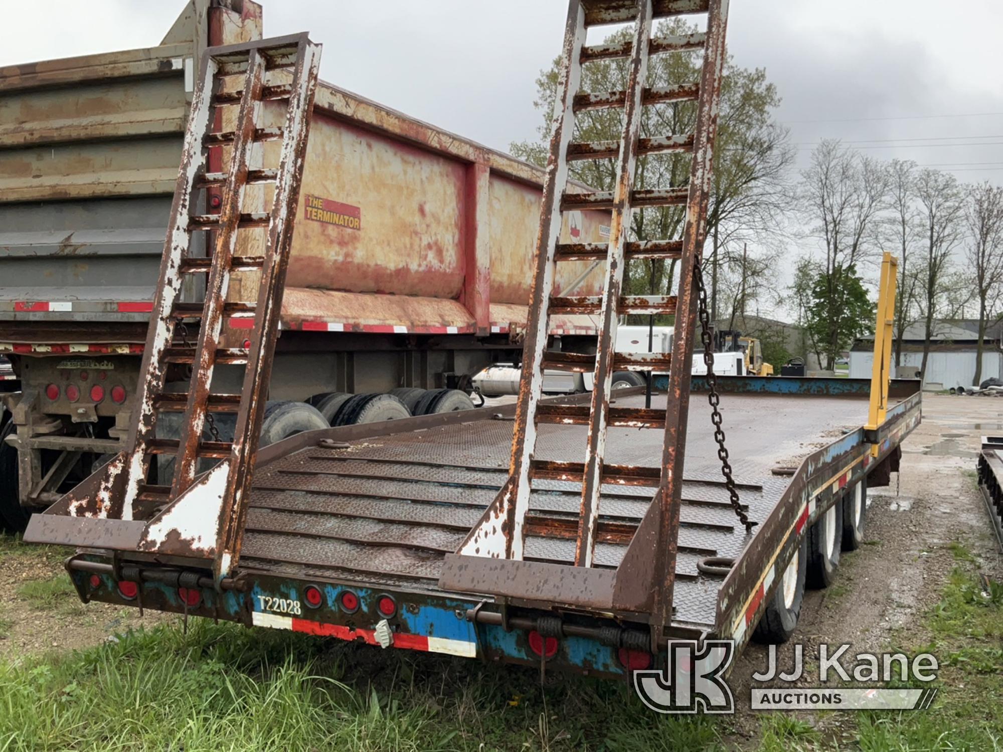 (Charlotte, MI) 2009 Interstate 18DTA Tri-Axle Flatbed Trailer Jack Operates. Seller States: Rotted