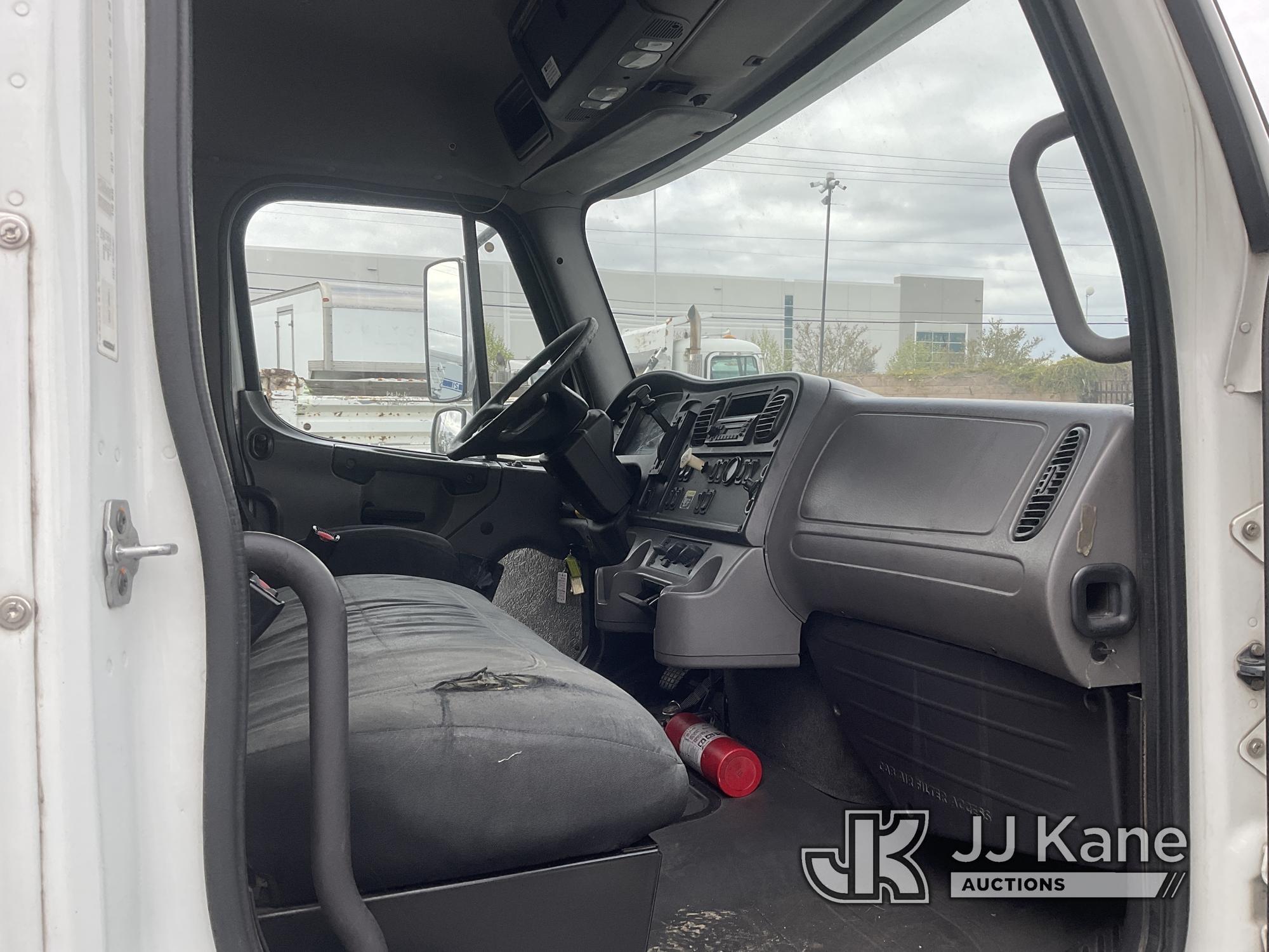 (Jurupa Valley, CA) 2011 Freightliner MT 106 Cab & Chassis Runs & Moves