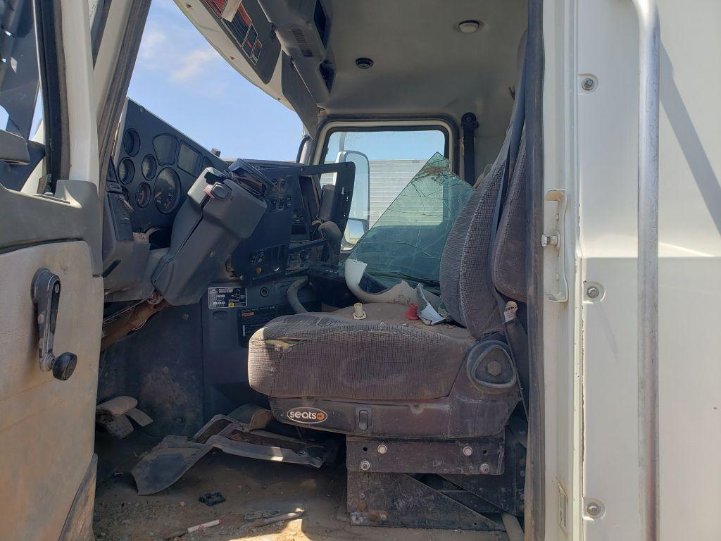 2012 Mack CHU613 600 Cab-Behind-Engine Truck Tractor