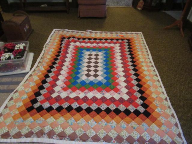HAND MADE COUNTRY QUILT  72 X 90