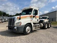 2011 Freightliner Cascadia showing 284,895 mi, 20,985 hrs / runs