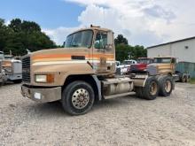 2001 Mack CH613 showing 428,975 mi, 36,049 hrs / runs