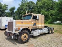 2001 Peterbilt 379 showing 131,783 mi, 2,588 hrs / runs