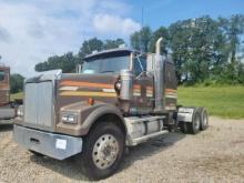 2013 Western Star 4900 SF showing 374,126 mi / runs