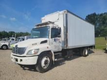 2007 Hino 268 showing 206,772 mi/ runs