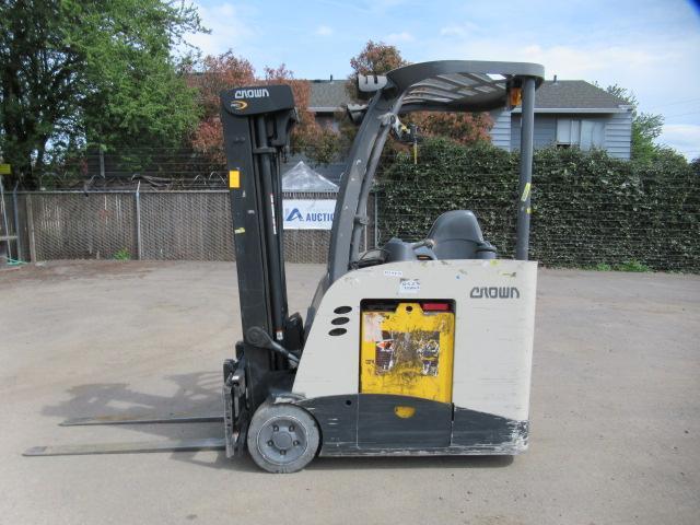 2014 CROWN RC 5545-40 NARROW AISLE STAND UP 36V ELECTRIC FORKLIFT