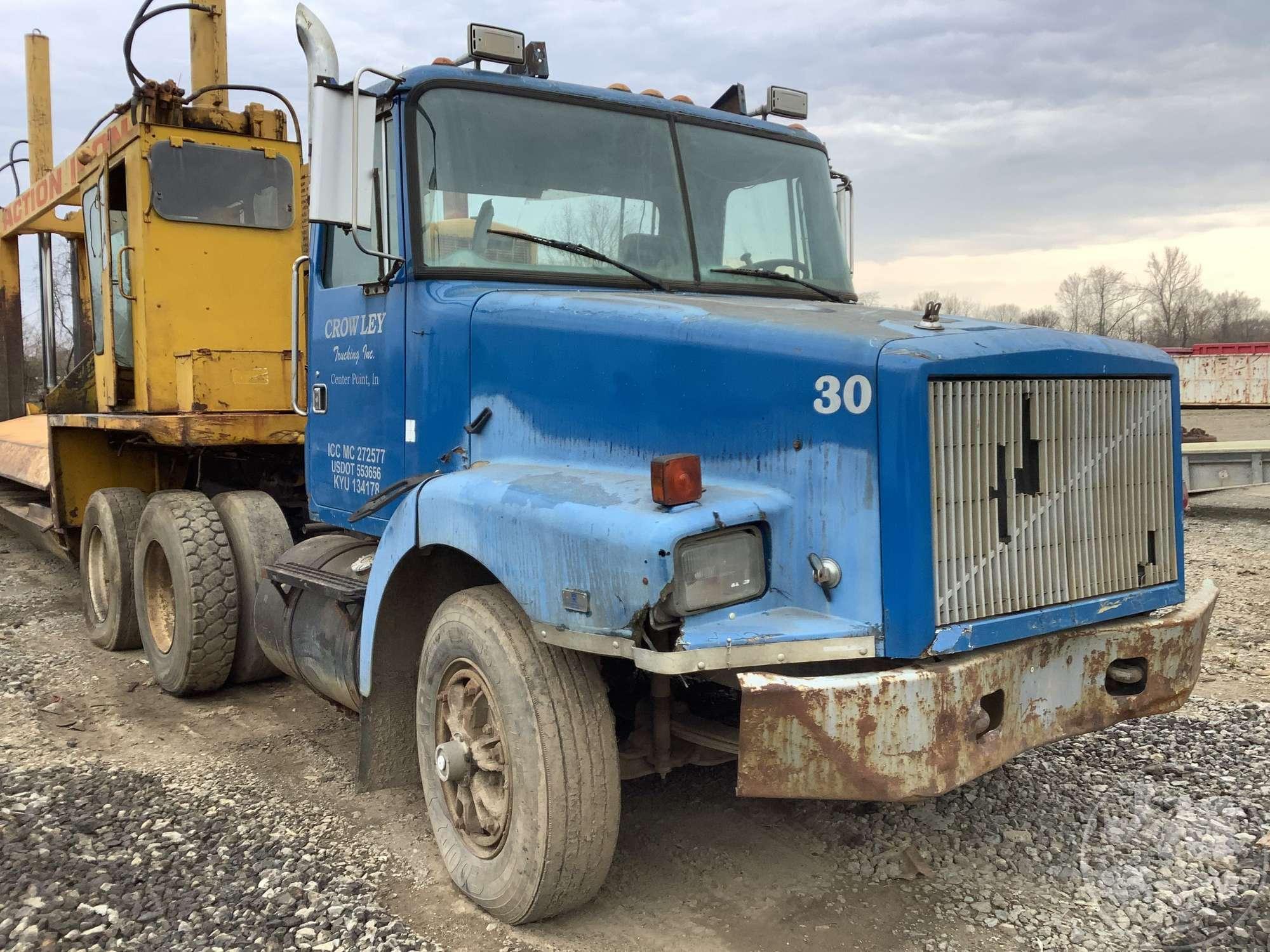 1990 WHITEGMC WB TANDEM AXLE DAY CAB TRUCK TRACTOR VIN: 4V1JDBJE1LN808848