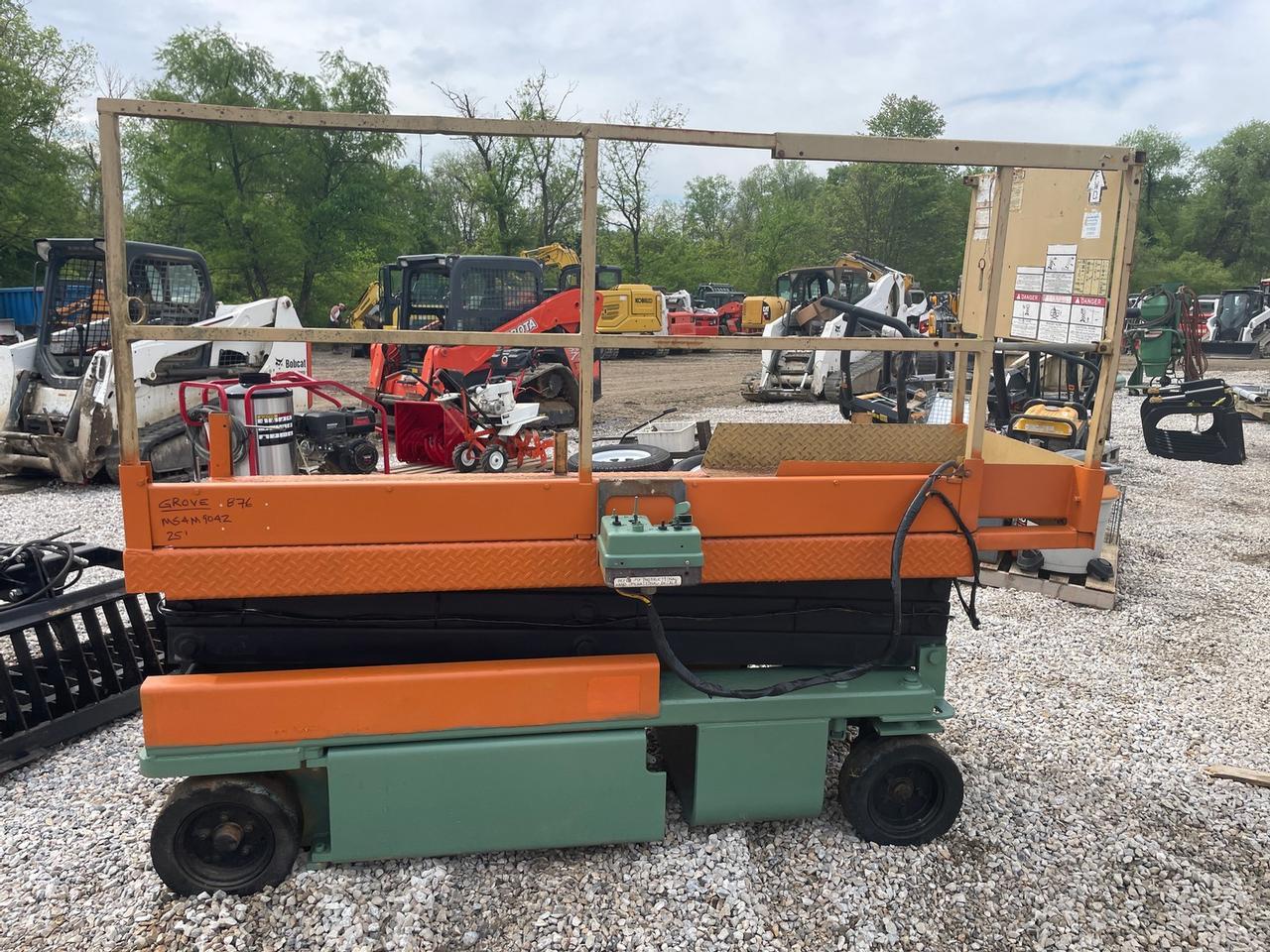 Grove Scissor Lift