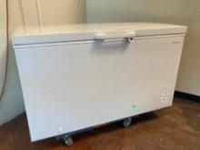 INSIGNIA 14.0 Cu. Ft. Garage Ready Chest Freezer*COLD*