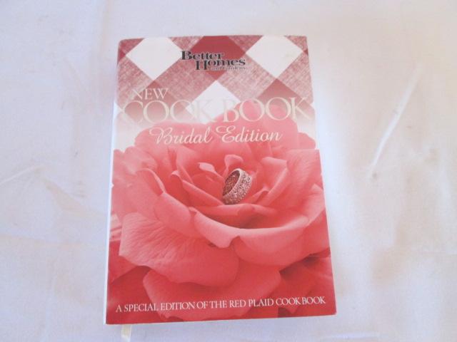 2005 Better Homes and Garden "New Cook Book Bridal Edition" Cook Book and