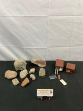 10 pcs Vintage Rough Rock Collection & Geologist or Rockhound Mineral Identification Kit in Box. ...