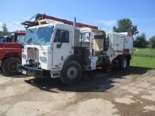 2014 Peterbilt model 320