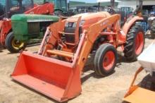 KUBOTA L3901 2WD ROPS W/ LDR AND BUCKET