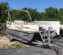 PONTOON BOAT 50HP MERCURY & TRAILER