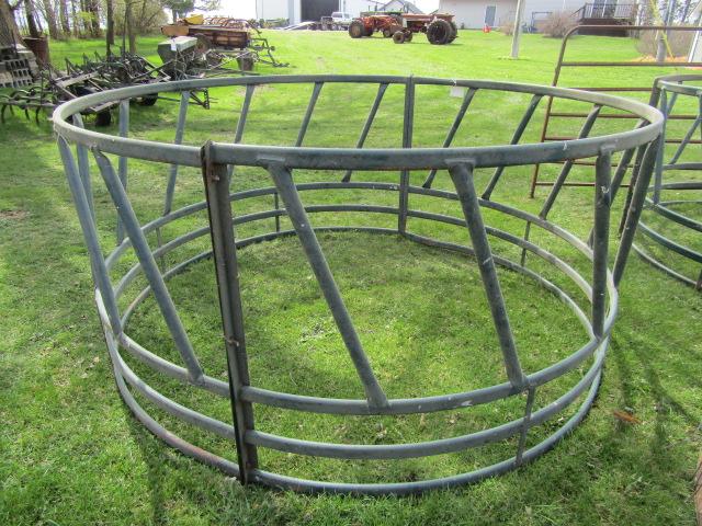 133. ROUND BALE FEEDER