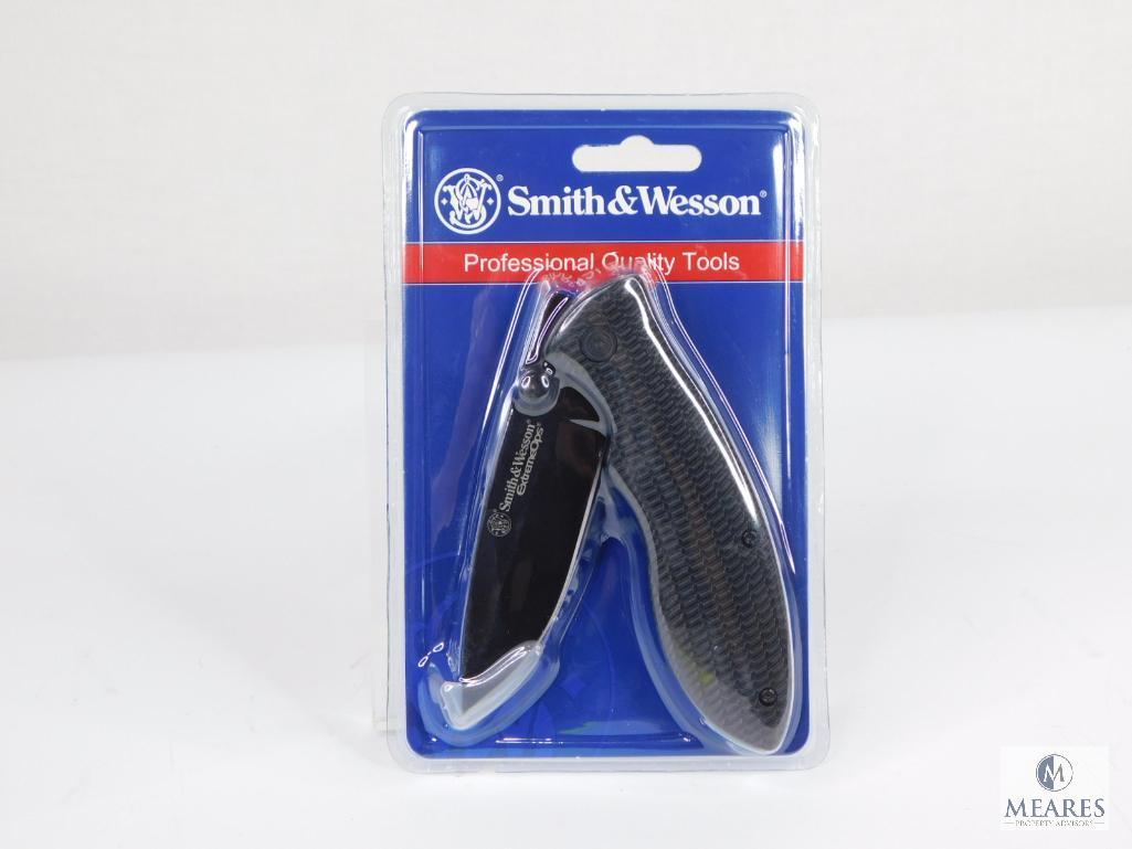 New Smith and Wesson Extreme OPS Tactical Folder with Carry Clip