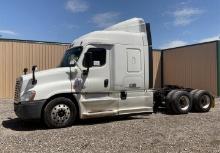 2014 Freightliner Cascadia Sleeper Truck Tractor