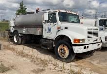 1995 International  4900 Distributor Truck