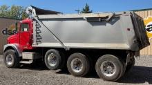 2000 Freightliner FLD Dump Truck