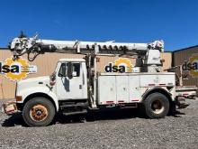 1997 International  4700 Derrick Digger Line Truck