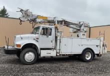 1994 International  4800 Derrick Digger Line Truck