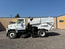 1989 Ford LN7000 Tymco Sweeper Truck